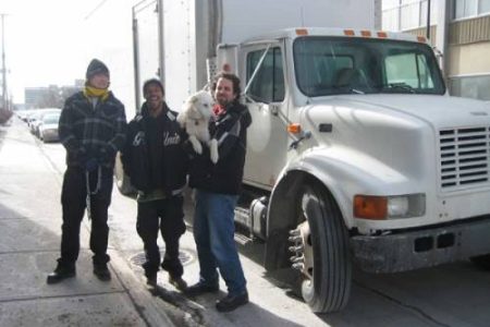 About_Team_We_Haul_Movers_5832_Boulevard_Saint-Laurent_Montreal_Quebec_H2T1T3_Plateau-Mont-Royal_514-846-8080